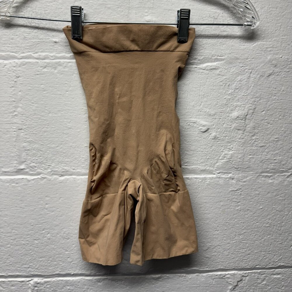 NWOT Skims Seamless Sculpt Thigh Shorts